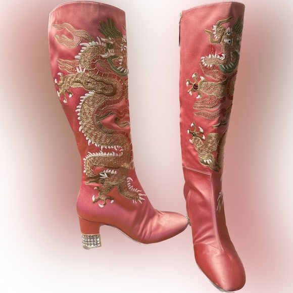 Beautiful Gucci Embroidered Dragon Boots with Crystal Heels. - Picture 4 of 7